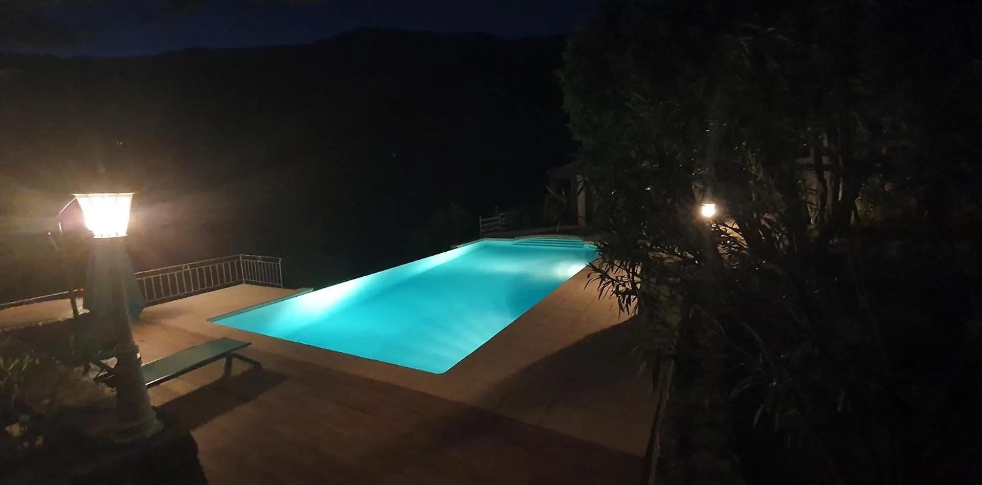 Studio 30 M² Avec Piscine Et Vue Exceptionnelle Seillans Apartment