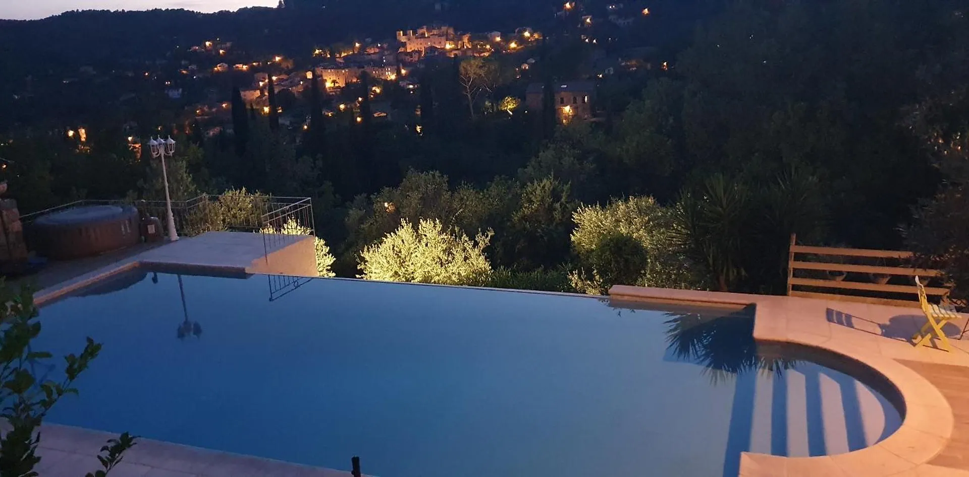 Studio 30 M² Avec Piscine Et Vue Exceptionnelle Seillans France